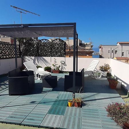 Rosa'S Apartment With Terrace Cagliari Exterior photo