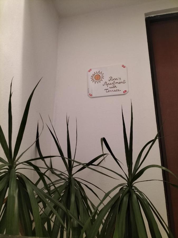 Rosa'S Apartment With Terrace Cagliari Exterior photo