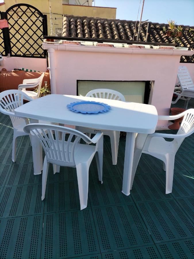 Rosa'S Apartment With Terrace Cagliari Exterior photo