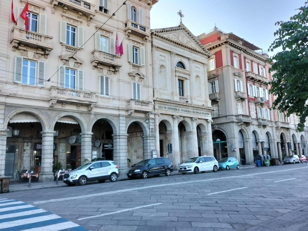 Rosa'S Apartment With Terrace Cagliari Exterior photo